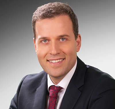 Headshot of Alberto Iniesta Serrano of Optravation.